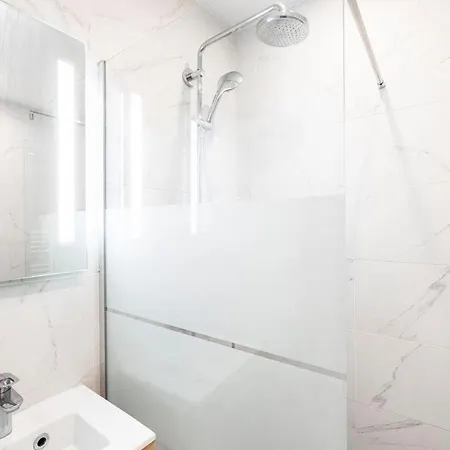 Ciseaux 4g - Saint Germain Des Pres - Location Paris